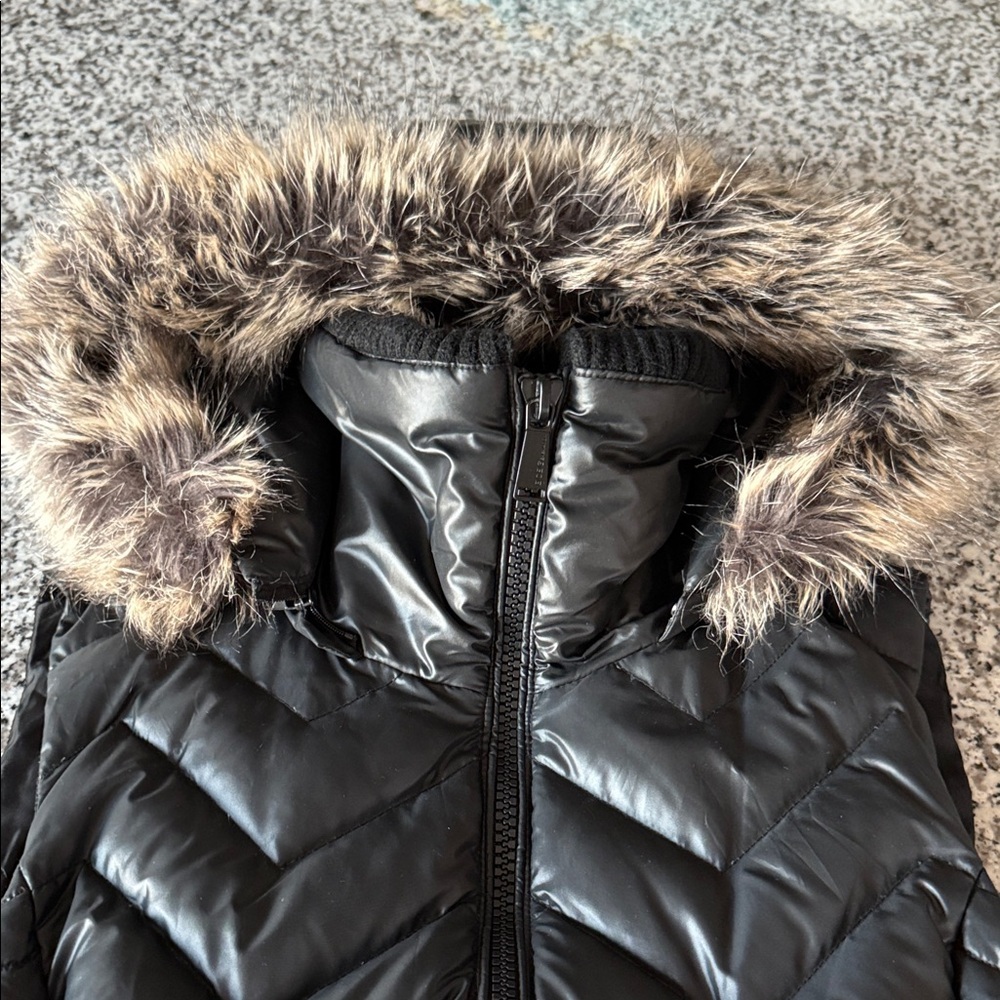 BCBGeneration Black Puffer Vest Down Blend w/Faux Fur Detachable Hood Sz M - Picture 5 of 13